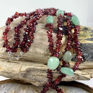 💋Exquisite💋 Aventurine and Garnet Necklace In Sterling Silver 20”